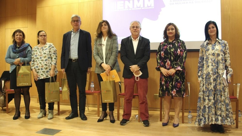 Como dar a volta à sub-representação da mulher no mutualismo?