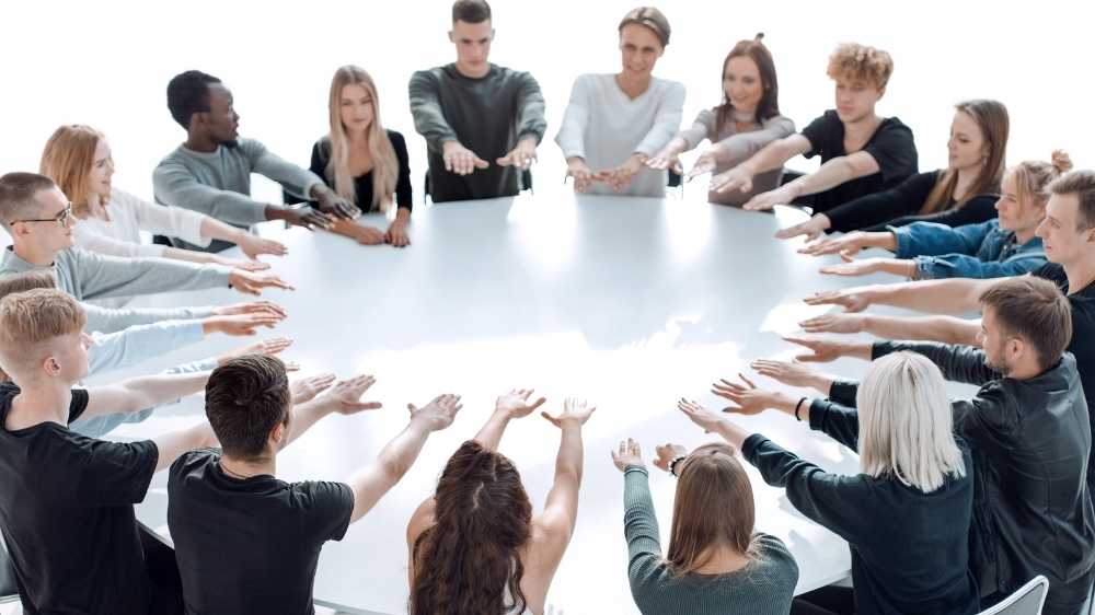 CESE: Jovens europeus devem ter voz nas decisões