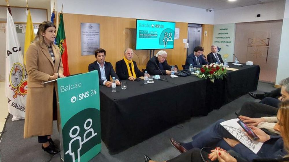 UMP subscreve protocolo para balcões SNS 24 em lares